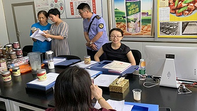 南宁市食安办到康之豆公司检查企业安全生产工作